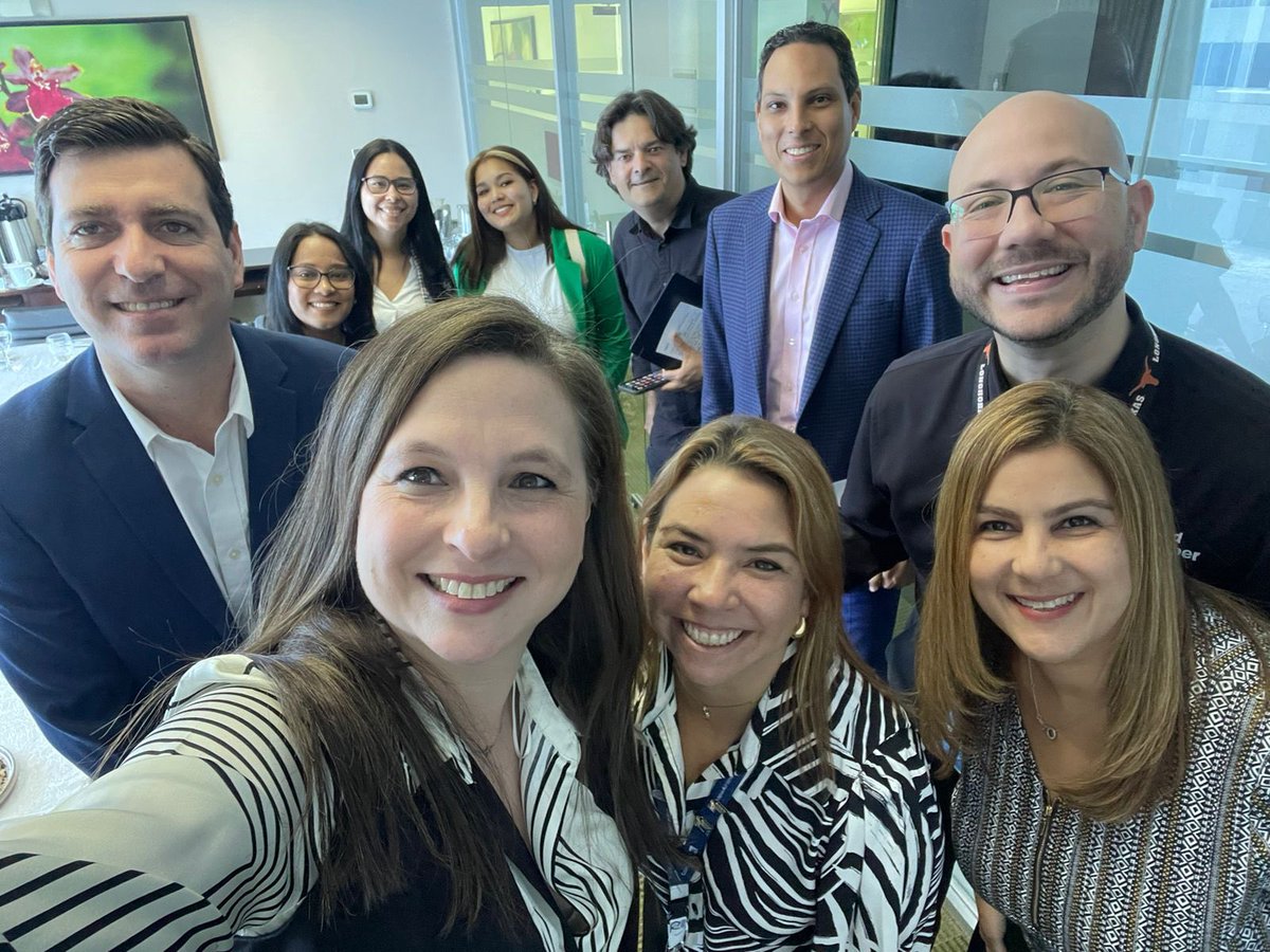 Hace varios años me llamaron para formar parte de un grupo de mentores para <a href="/innovanationpty/">Innova-Nation</a>

Desde entonces hemos facilitado sesiones de #desarrollosostenible a jóvenes de todo el país

Hoy en sesión de trabajo para seguir impulsando la innovación y el emprendimiento en 🇵🇦