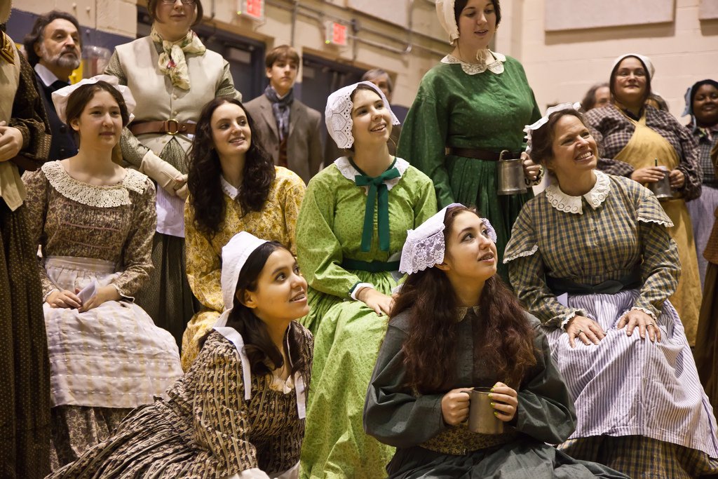 revelsdc's tweet photo. Gather round, good ladies and gentlemen! We’re seeking singers to sing heartily and merrily in this year's #ChristmasRevels, set in a 19th century English village. Auditions for the Adult Chorus are happening this Friday and Saturday. Secure a spot here:
https://t.co/QU5hhCSOaV https://t.co/e7WaVNlQBt