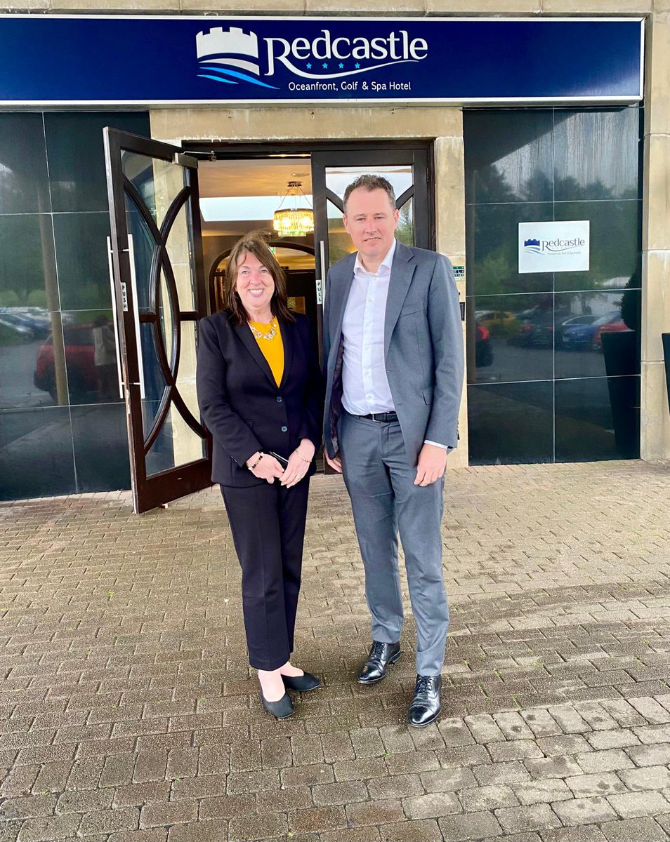Wonderful to catch up with Minister @McConalogue in beautiful Donegal. It is particularly meaningful for me to visit my ancestral home this year, as we celebrate 100 years of diplomatic relations between 🇺🇸 and 🇮🇪