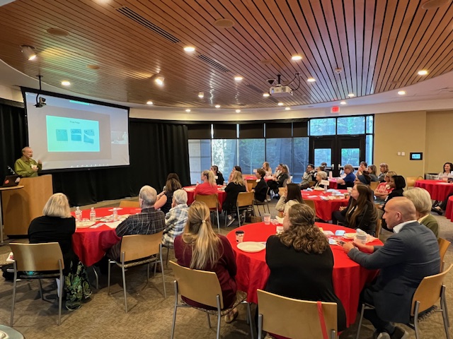 Reach Out & Read Minnesota tweet media