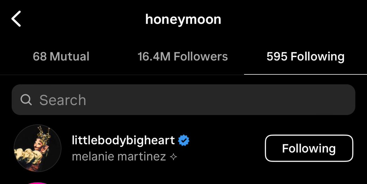 🚨 Lana Del Rey has done charity by following one of her fans
