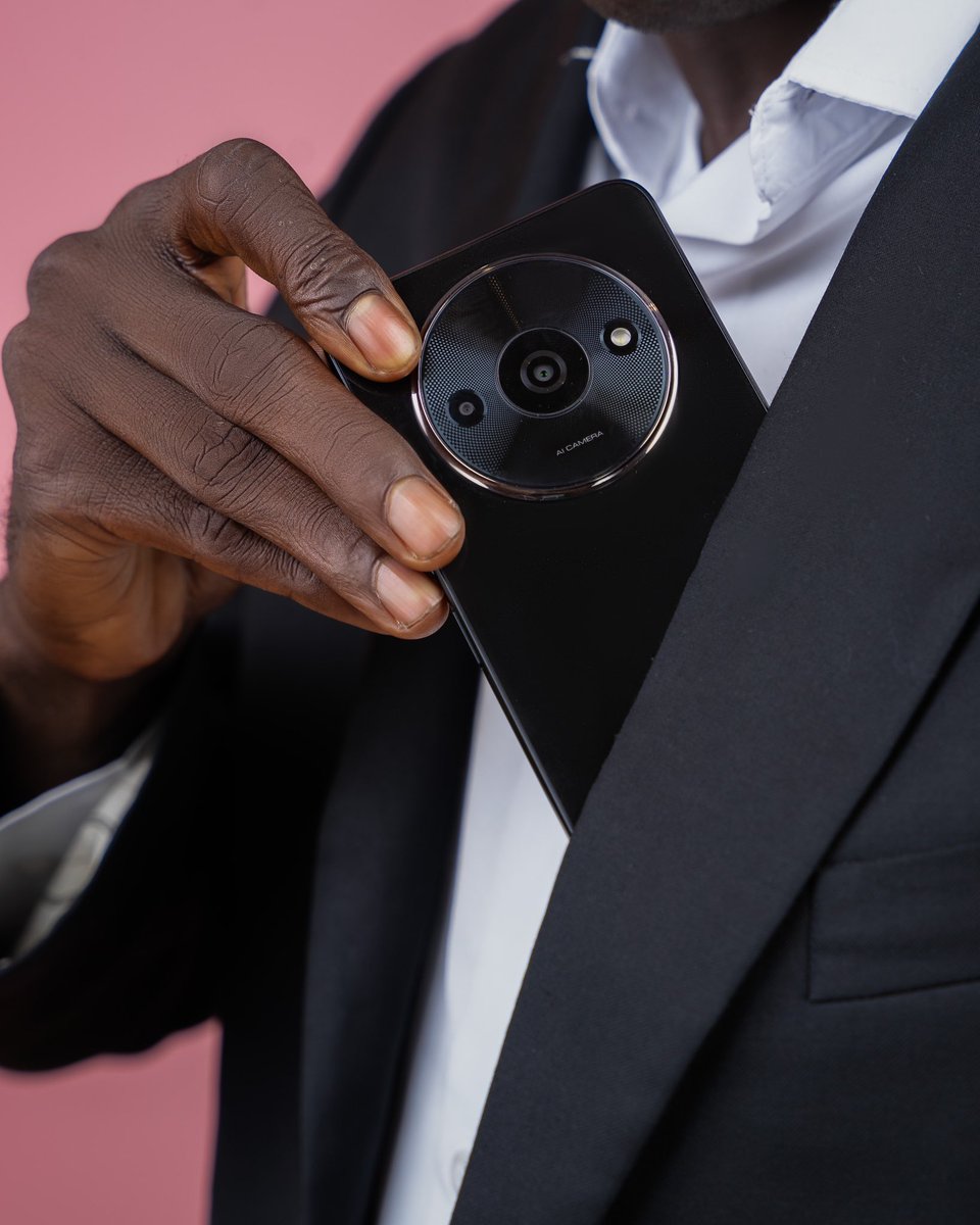 XiaomiNigeria's tweet photo. Doesn't black just dominate the palette?
Share your thoughts!
#RedmiA3
#MidnightBlack
#SmoothAndStylish https://t.co/LTqrFHNKiN