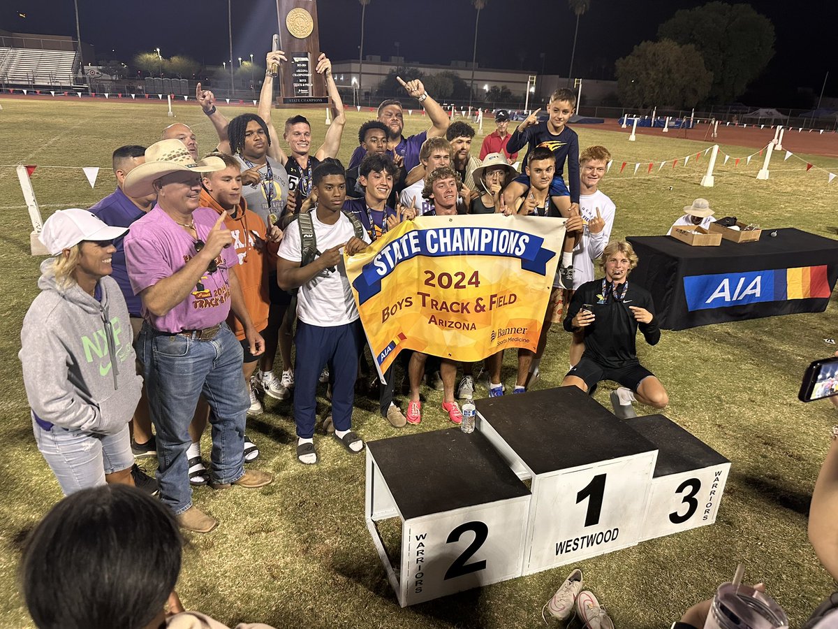 QCBulldogs's tweet photo. Congratulations to our Boys Track team who brought home the open division State Championship! #bulldogproud #qcleads #championmentality https://t.co/9VcvylgkGG
