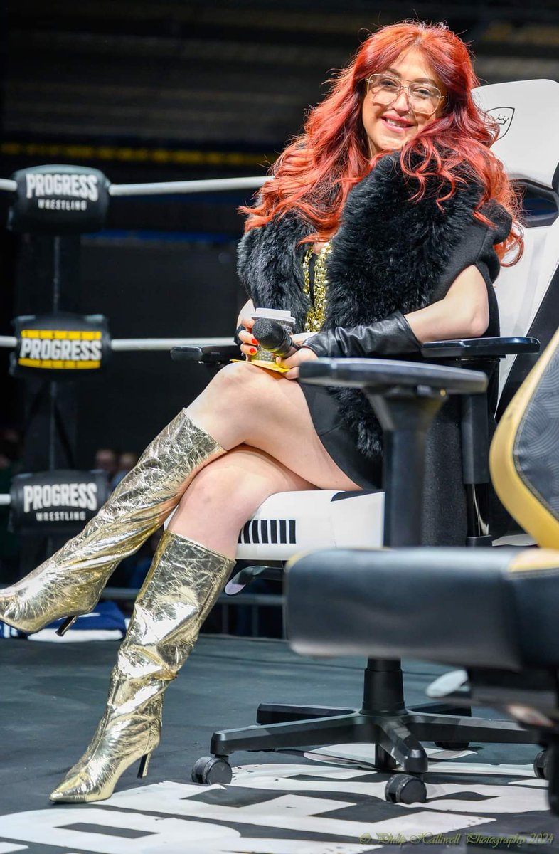 ftlowrestling's tweet image. Our always wonderful  hostess with the mostess @SoCalValerie 

FTLOW V tickets - fortheloveofwrestling.co.uk 

#SoCalVal #TNA #GAWTV #wrestling #WrestlingCommunity #ComicCon #Manchester #FTLOW