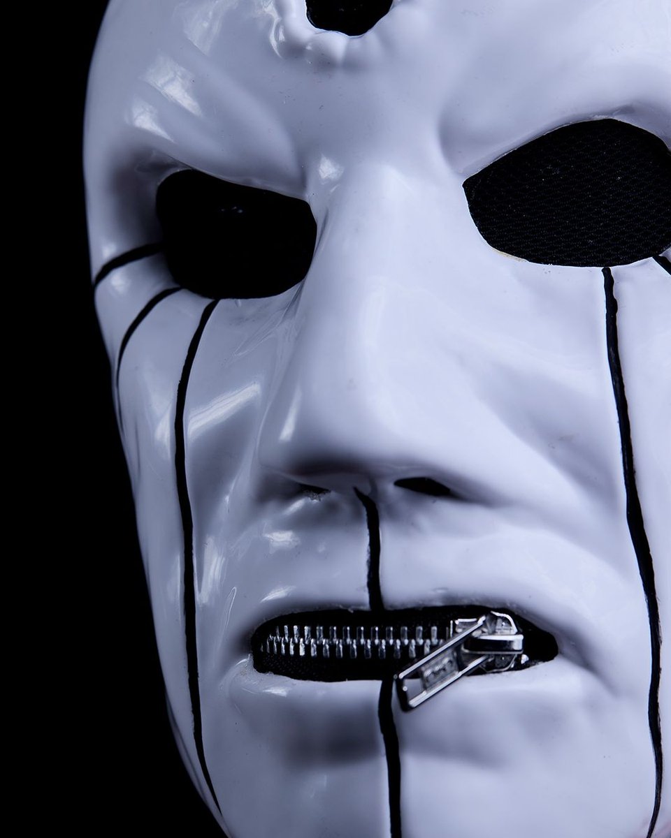 A máscara escolhida pelo Brasileiro Eloy Casagrande, do Slipknot, tem alguma relação com a censura que acontece no Brasil?