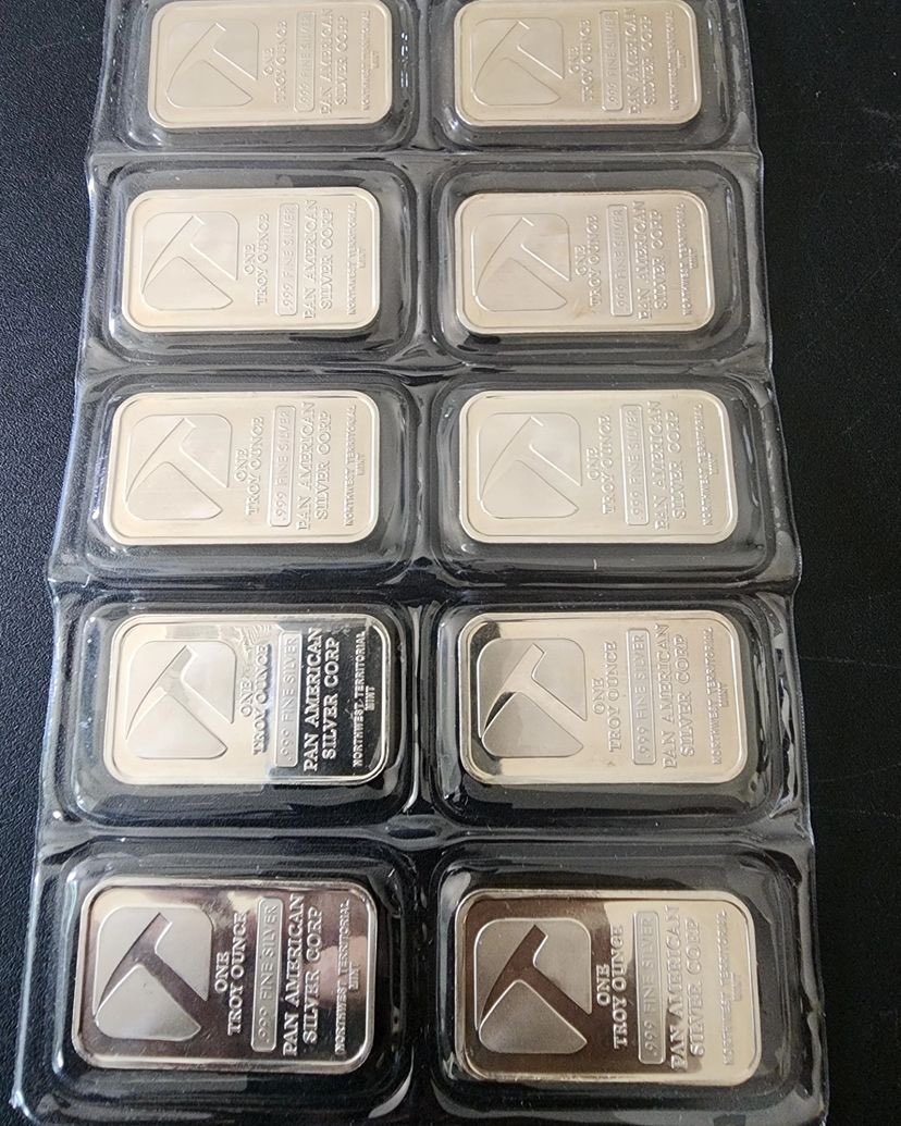 silverandgoldbu's tweet photo. 🔥🔥$320 + Ship 10x Vintage Pan America 1oz Bars
Bin or dm to claim 
#silverdegenerates
#silverbullion
#silver #silverbar #vintagesilver #howyoustacking #pampladyfortuna #goldcoins #mexicogold #goldbullion #goldinvestment #stackthatbooty #goldeagle https://t.co/HsrRldIiN1