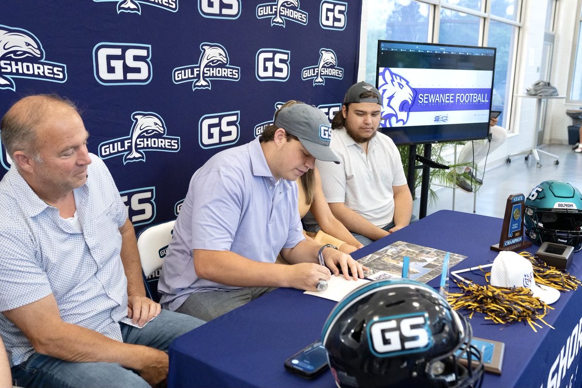 GSHSDolphins's tweet photo. Congrats Chase Jennings for signing with ⁦@SewaneeFootball⁩ this morning! That makes the 5th Gulf Shores Dolphin 🏈 to ✍️ this spring‼️
We #SignAtTheBeach
🐬🏈🏖️🖊️ https://t.co/0d98WL74sk