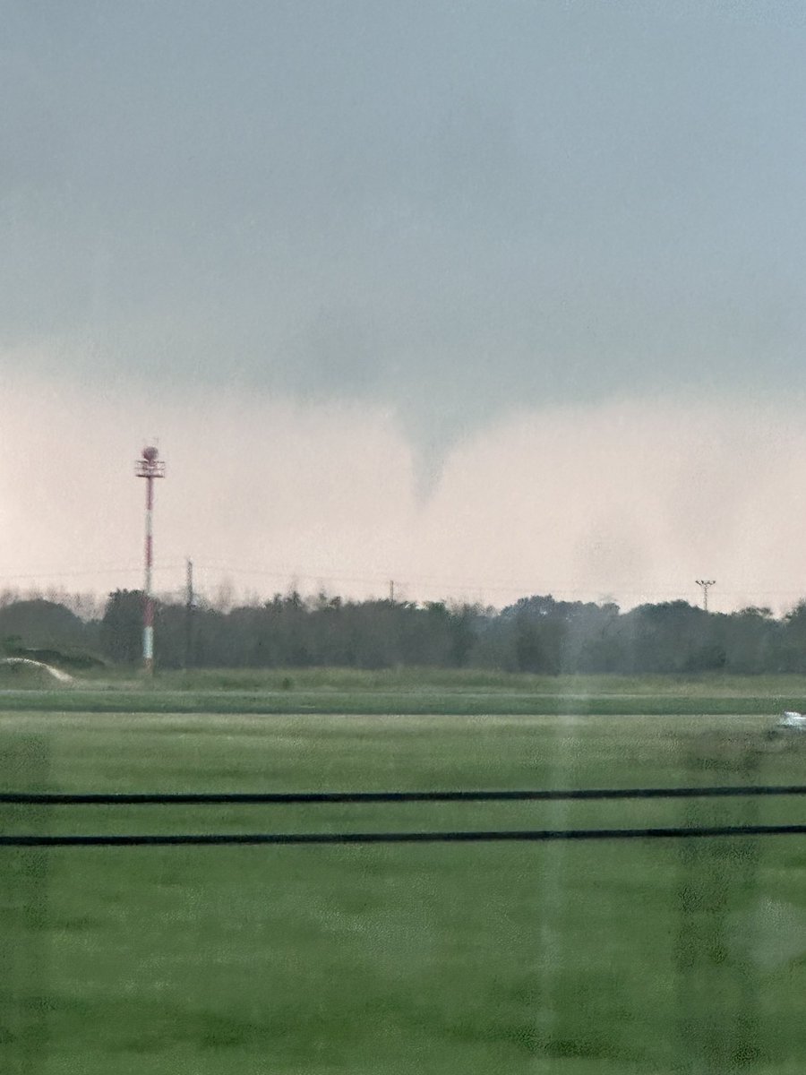 Kikomay's tweet photo. @abc13weather Missouri City https://t.co/HOyn1vZ5q4