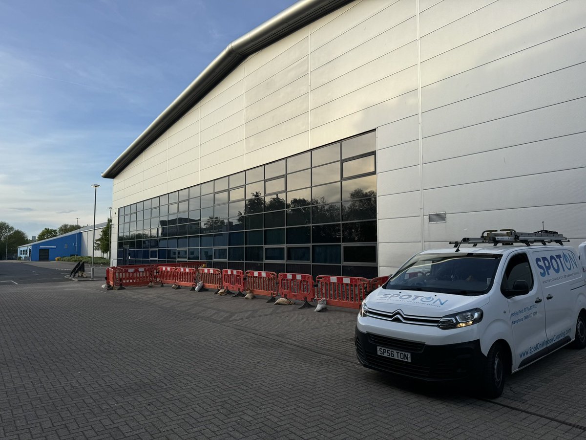 spotonwindows's tweet photo. External/Internal Window Clean. ✔️ 

📩Contact@SpotOnWindowCleaning.com

📱07786831032  ☎️ 0800 1777799

#WindowCleaning #Newcastle #Gateshead #NorthEast #SpotOnWindowCleaning #commerialwindowcleaning 
#WaterFedPole https://t.co/NJhpBjujXv