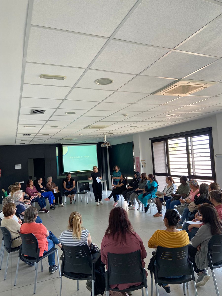 Tresa115's tweet photo. Avui hem començat la 3a edició de #escoladecures “cuidem-nos” de l’ @ajtcardona @icscatcentral @icscat #noparem #CAPCardona https://t.co/Atidxdy5RP