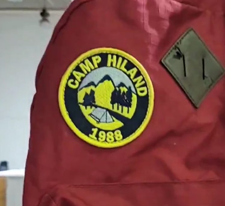 🚨UPDATE: #StrangerThings5 will reportedly span a YEAR!

A new backpack was found inside the school with a 1988 sticker on it, suggesting that the new season will also take place in both 1987 and 1988!