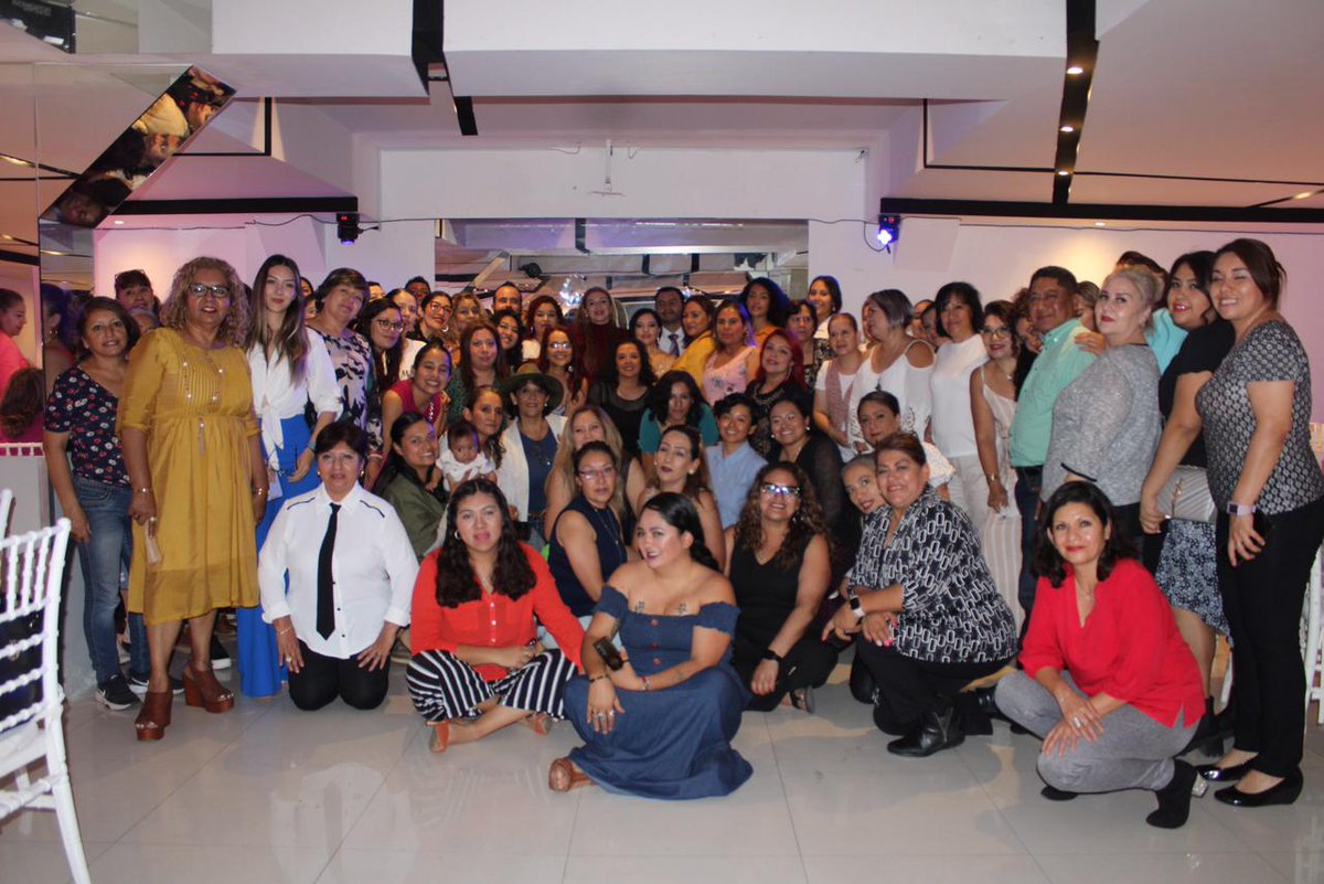 ProsocCDMX's tweet photo. Encabezados por la Procuradora @ClaudiaGalavizS, festejamos a todas las mamás de la #PROSOC con un rico desayuno, demostrando nuestro cariño y admiración por el estupendo trabajo que hacen diariamente. https://t.co/6u6jthjsoe