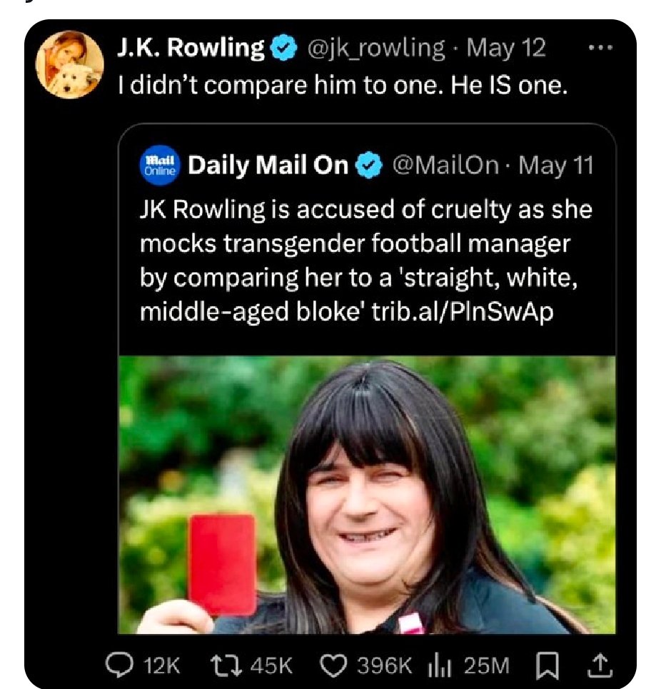 92 minuti di applausi a J. K. #Rowling accusata di crudeltà per aver paragonato un manager di football #transgender a un 'tizio bianco di mezza età'. La risposta della scrittrice è magistrale: 'Non l'ho paragonato a uno di essi. Lui È uno di essi.'