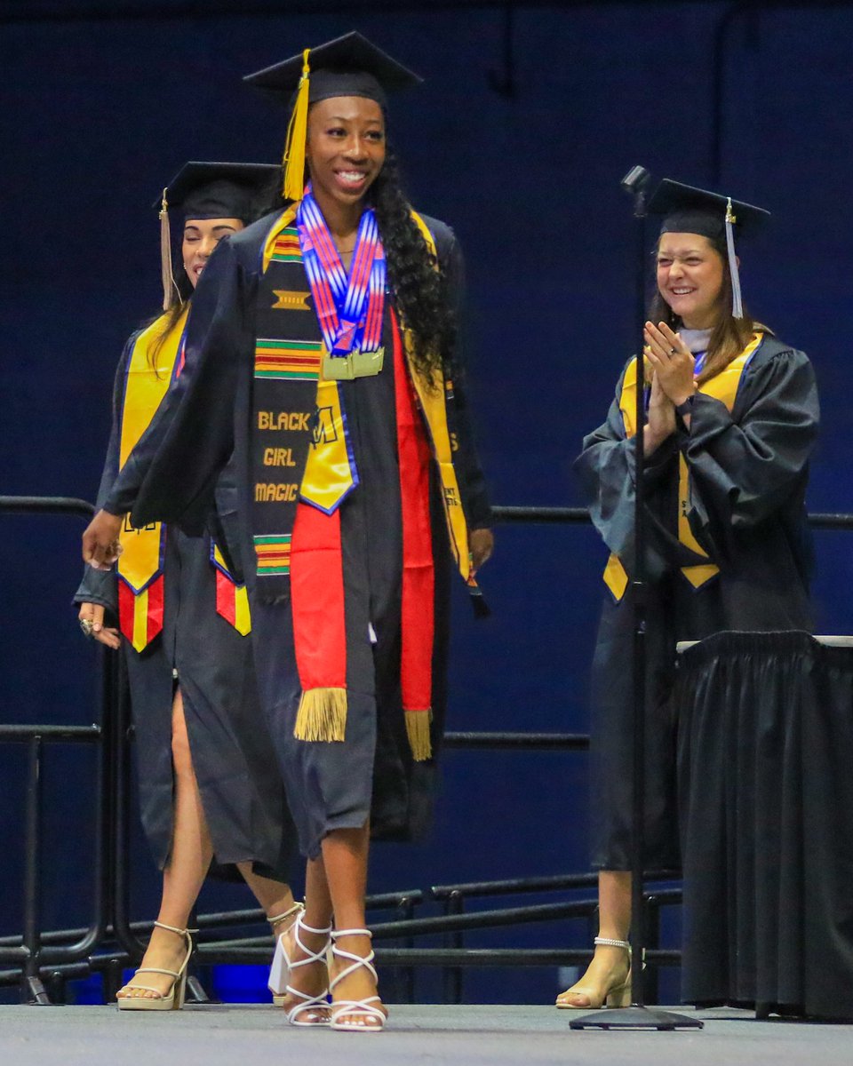 RacersXCTF's tweet photo. Congrats to Jenna Pauly, Faith Bostick, Meghan Fletcher and Lucia Hererro Yanez for graduating this morning! 🥳🎓

We couldn’t be prouder for all that you have accomplished in your careers on the track and in the classroom! 

#GoRacers🏇 https://t.co/6R2XW8EeMr
