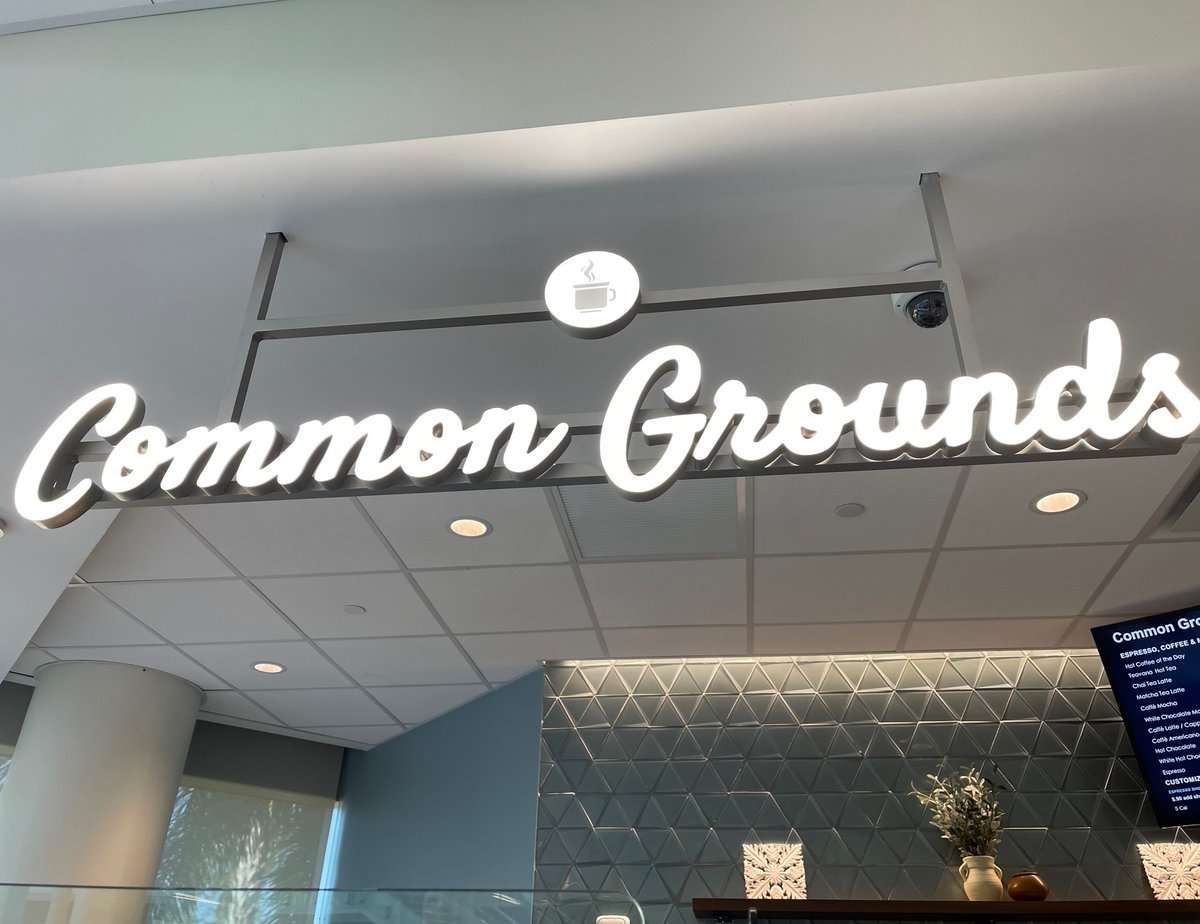 Happy Monday! What’s your go-to coffee order? Had the best iced latte at Common Grounds, the coffee shop at Moffitt’s new McKinley Hospital! #HwusWho