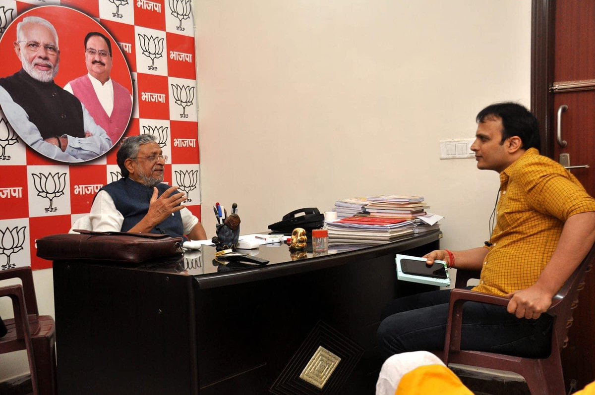 iPiyushTweet's tweet photo. A pic taken during an interview for TOI last April.I remember how he used to give extra time after press conferences to clear up my doubts or any additional queries.I will always feel sorrow of not being able to meet him after he announced his illness last month. #RIPSushilModi https://t.co/3EBeMiKEsq