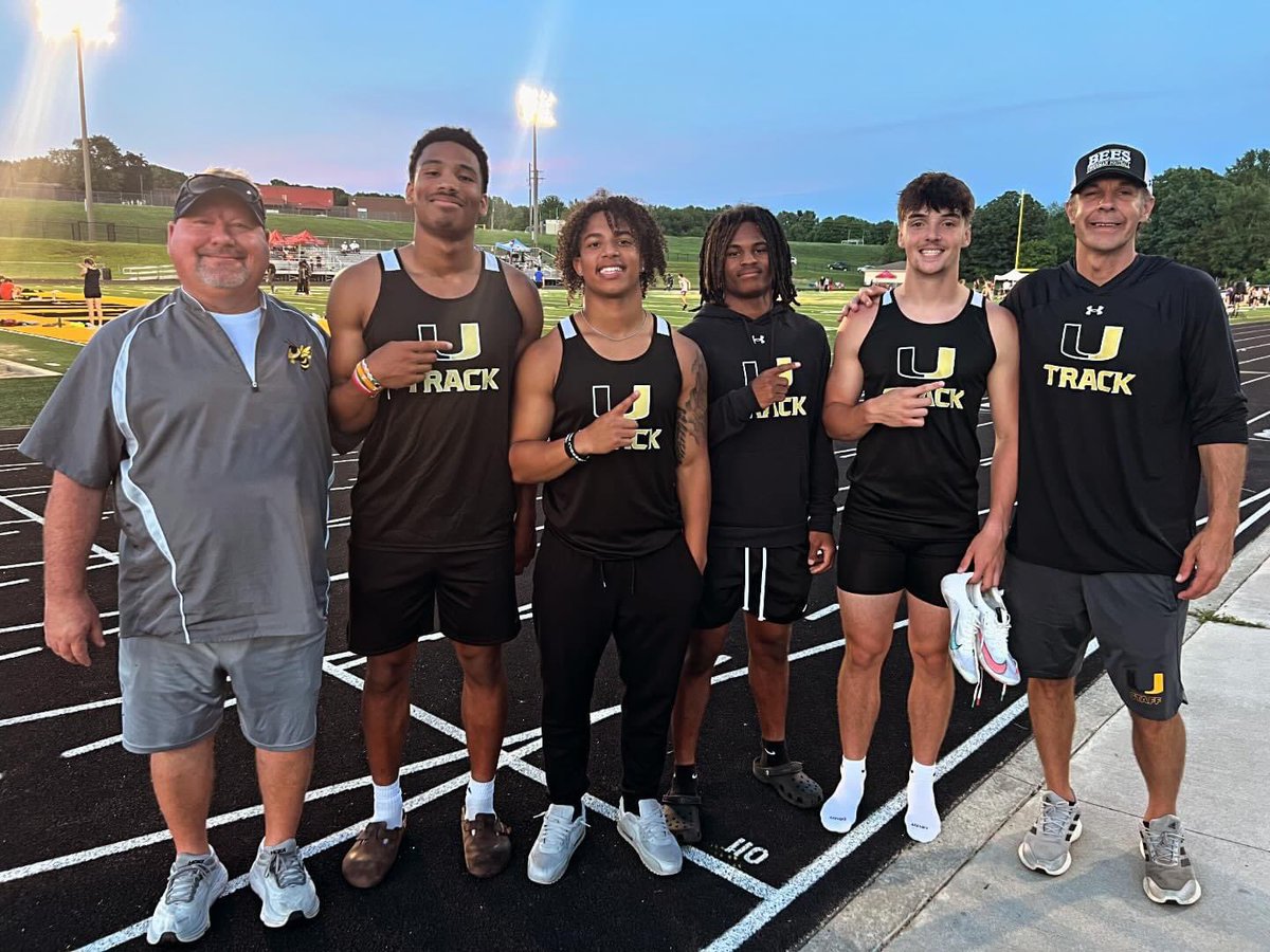 There may BEE 🐝 some SPEED 💨 on our football team!!! 

🏆🥇 The Track Boys 4 x 100 relay team blazed through the sectionals, finishing 1st with a lightning-fast time of 43.13! 🏃‍♂️💨 They’ve secured their spot at the state championship meet at MTSU on May 21! 💨💨🐝🐝