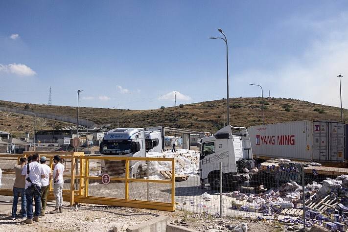 'Blocking the trucks is a noble and understandable act for anyone with a sound mind” Aid on route to Gaza continues to be destroyed by Israeli settlers. Since the beginning of the Israeli aggression, multiple incidents have been reported and documented.