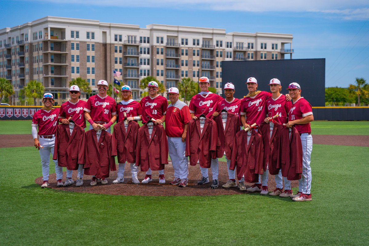 The Class of 2024 🎓👏

#TheCollege 🌴⚾️
