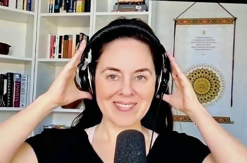 Had an epic chat with @BridgetPhetasy for @InfiniteL88ps about her burgeoning media empire, how comedians and the 1st Amendment might be the first line of defense against all of the mind viruses making the rounds, and her mission to make burgers out of ALL sacred cows 🔥🔥🔥