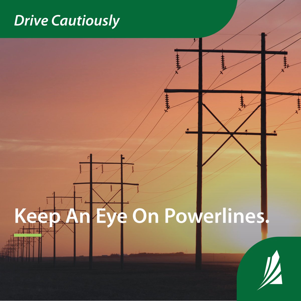 Lower large equipment when working near powerlines. Learn more from the experts at @SaskPower. saskpower.com/Safety/Electri… #FarmSafety #SaskAg
