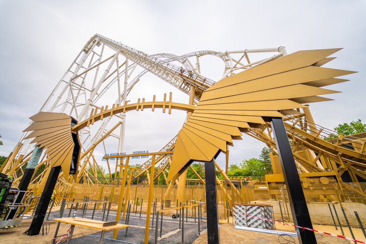 ThorpeRush's tweet photo. Fearless Valley is Almost complete! What are you most excited for the Shop, the Queue line or the UKS Tallest &amp; fastest Rollercoaster? 💛

#THORPEPARK #Themepark #ThorpeRush https://t.co/u1FQNnaOeg