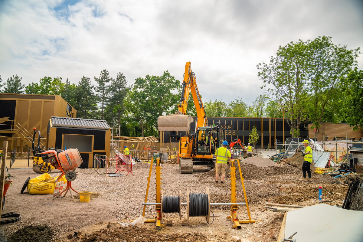 ThorpeRush's tweet photo. Fearless Valley is Almost complete! What are you most excited for the Shop, the Queue line or the UKS Tallest &amp; fastest Rollercoaster? 💛

#THORPEPARK #Themepark #ThorpeRush https://t.co/u1FQNnaOeg