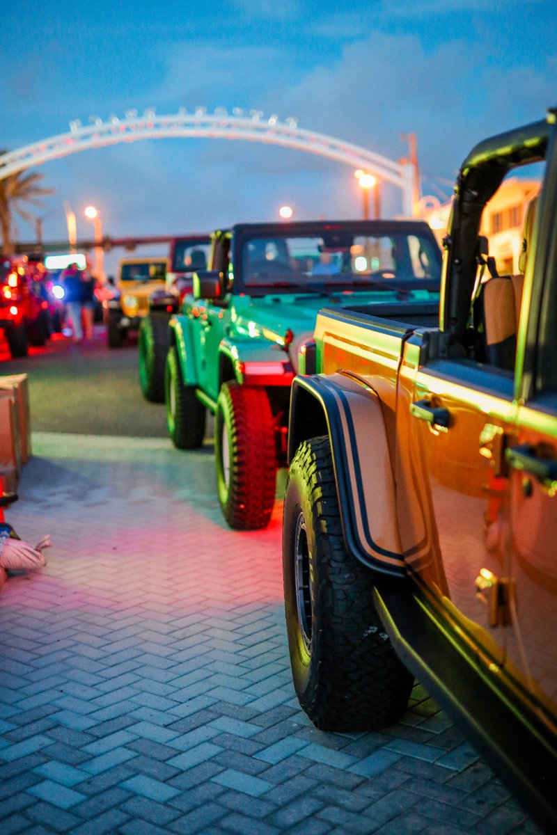 DriversAutoMart's tweet photo. 🚙 #Jeep 4x4s stretch 10 miles long during the annual #JeepBeach2024 parade in #DaytonaBeach, FL ⛱😎 https://t.co/ySbh3TSj6W