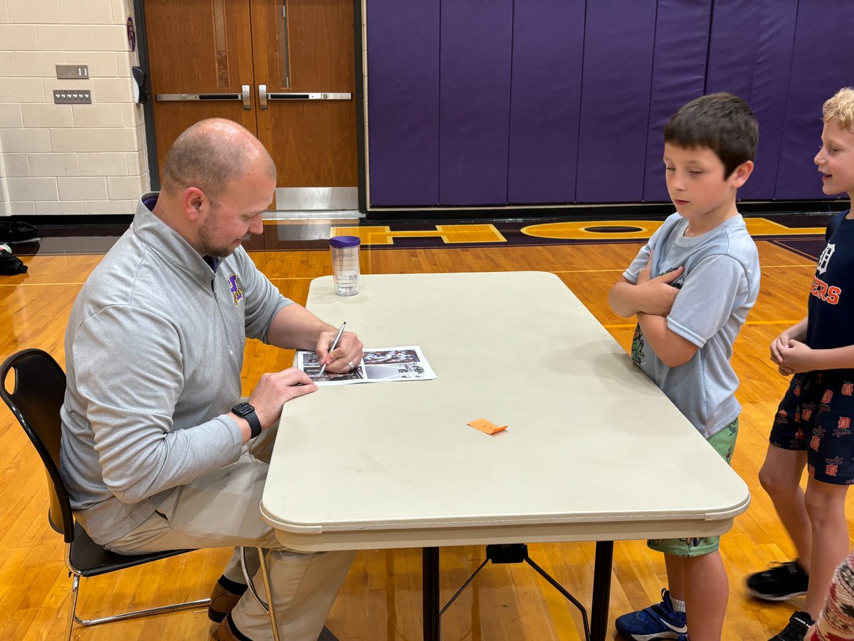 HolgateSchools's tweet image. The Elementary began Right to Read week by having  Spencer Root (College of Wooster-baseball), Mason Brandt (U of Findlay-basketball), Josh Verhoff (U of Findlay-Track &amp;amp; Field), &amp;amp; Jonathon Niese (NY Mets, Pittsburgh Pirates, Texas Rangers, NY Yankees, &amp;amp; Seattle Mariners) share.