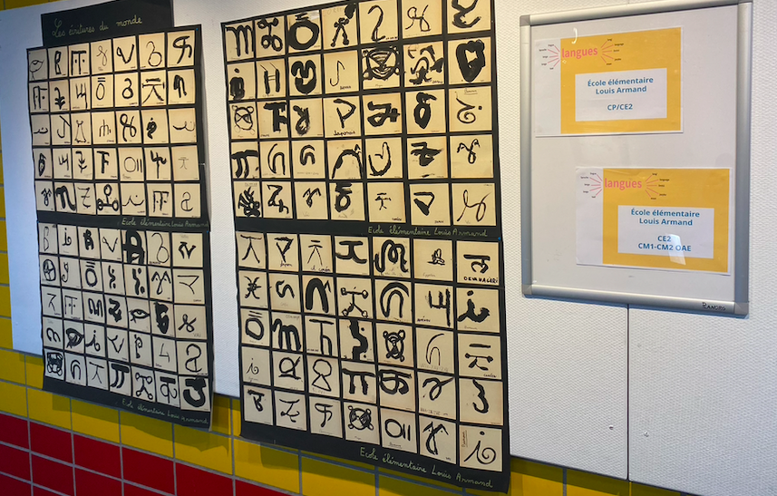 Vince (@vincemart1) on Twitter photo Une très jolie exposition sur le travail autour des langues dans les écoles d'Oyonnax. Rendez-vous au centre culturel Aragon dès demain pour découvrir la CO plurilingue, nos kamishibaï et autres travaux autour des langues.
<a href="/_DULALA_/">Dulala</a> <a href="/Circoyo01/">IEN Oyonnax</a> <a href="/RepOyonnax/">Rep Oyonnax</a> Une très jolie exposition sur le travail autour des langues dans les écoles d'Oyonnax. Rendez-vous au centre culturel Aragon dès demain pour découvrir la CO plurilingue, nos kamishibaï et autres travaux autour des langues.
<a href="/_DULALA_/">Dulala</a> <a href="/Circoyo01/">IEN Oyonnax</a> <a href="/RepOyonnax/">Rep Oyonnax</a>