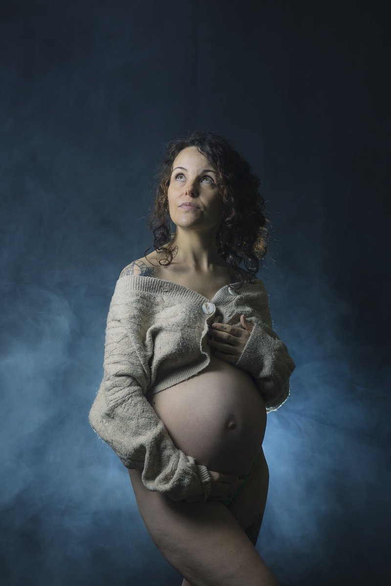ChubbyCoon's tweet photo. Quelques photos de grossesse de @mary_brtt au studio ! https://t.co/pIHj55X9cJ