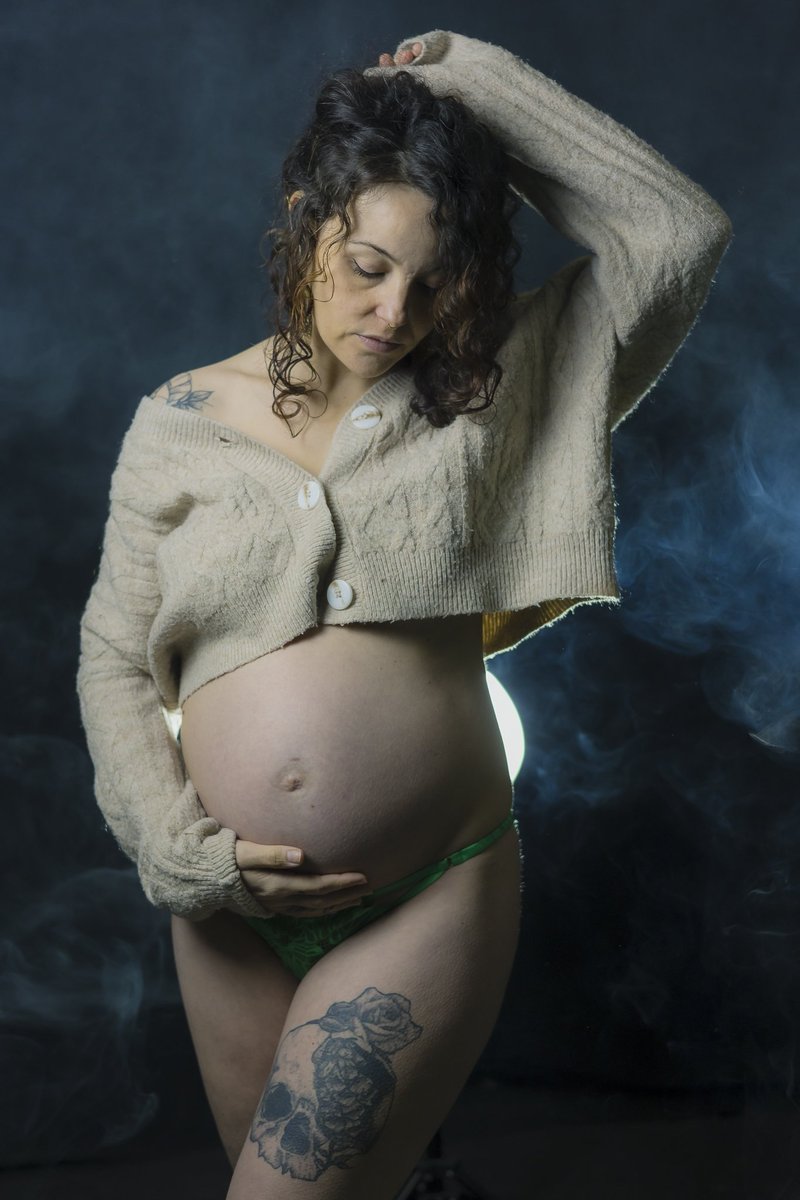 ChubbyCoon's tweet photo. Quelques photos de grossesse de @mary_brtt au studio ! https://t.co/pIHj55X9cJ