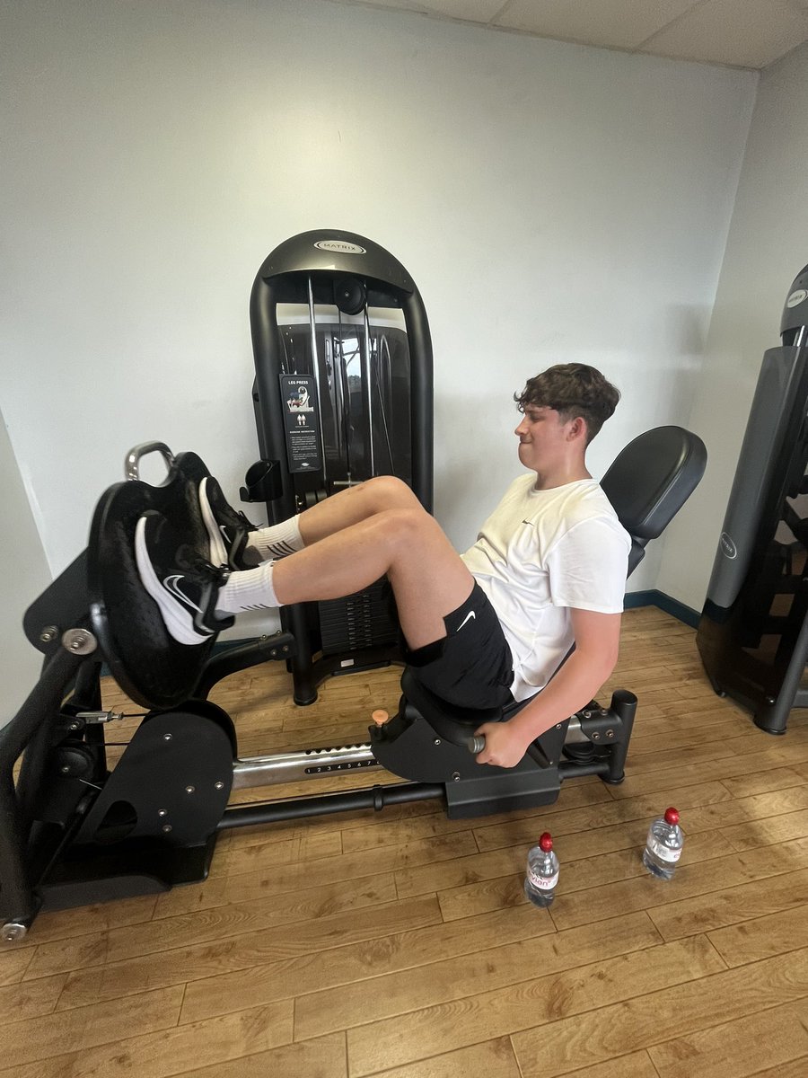 leeroyatkin's tweet photo. @Robbieatkin8 Grafting to get fit Ready for preseason #thebigcomeback #prepreseason #Freeagent #player https://t.co/Qcboji5EZ5