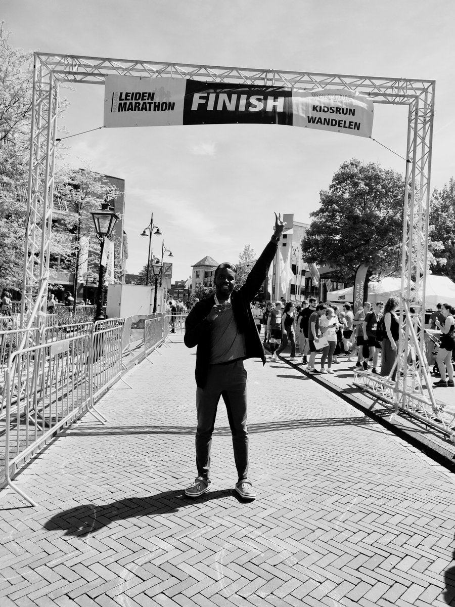 #LM runs #LM 😎. #MedalMonday 🥳.Alhamdullilah!✌🏾🏅 1/2 #LeidenMarathon. What a day, what a warm/hot day!.🌡️🥵. No PB in Leiden this year but we achieved the constant primary objectives of showing up, having fun & finishing the challenge of the race distance. Alhamdullilah 🥰