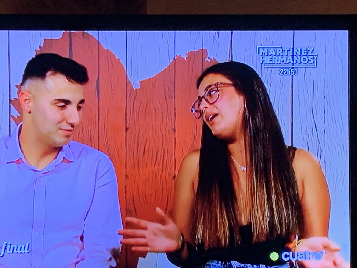 rajandoque's tweet photo. Estoy contra la violencia infantil, pero si a esta le hubieran dado dos ostias a tiempo tendría más dosis de realidad #firstdates13m https://t.co/7YOkdWPY10