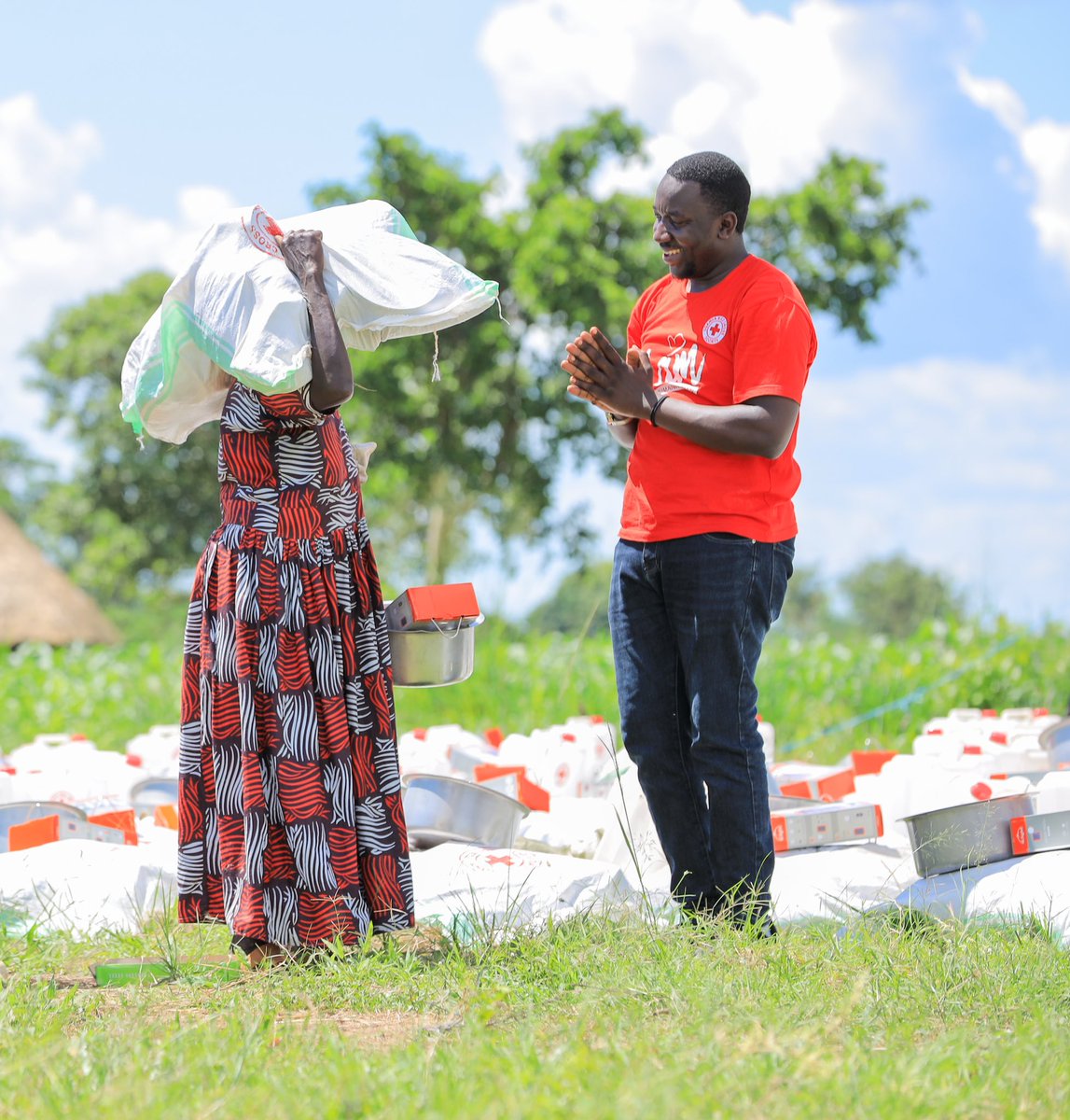 Spent the past five days with the teams in the field, supporting families affected by recent disasters in the districts of Bunyangabu, Kasese, Bukedea, and Bulambuli. I am glad that we were able to bring smiles to 677 individuals affected by floods and landslides in these…