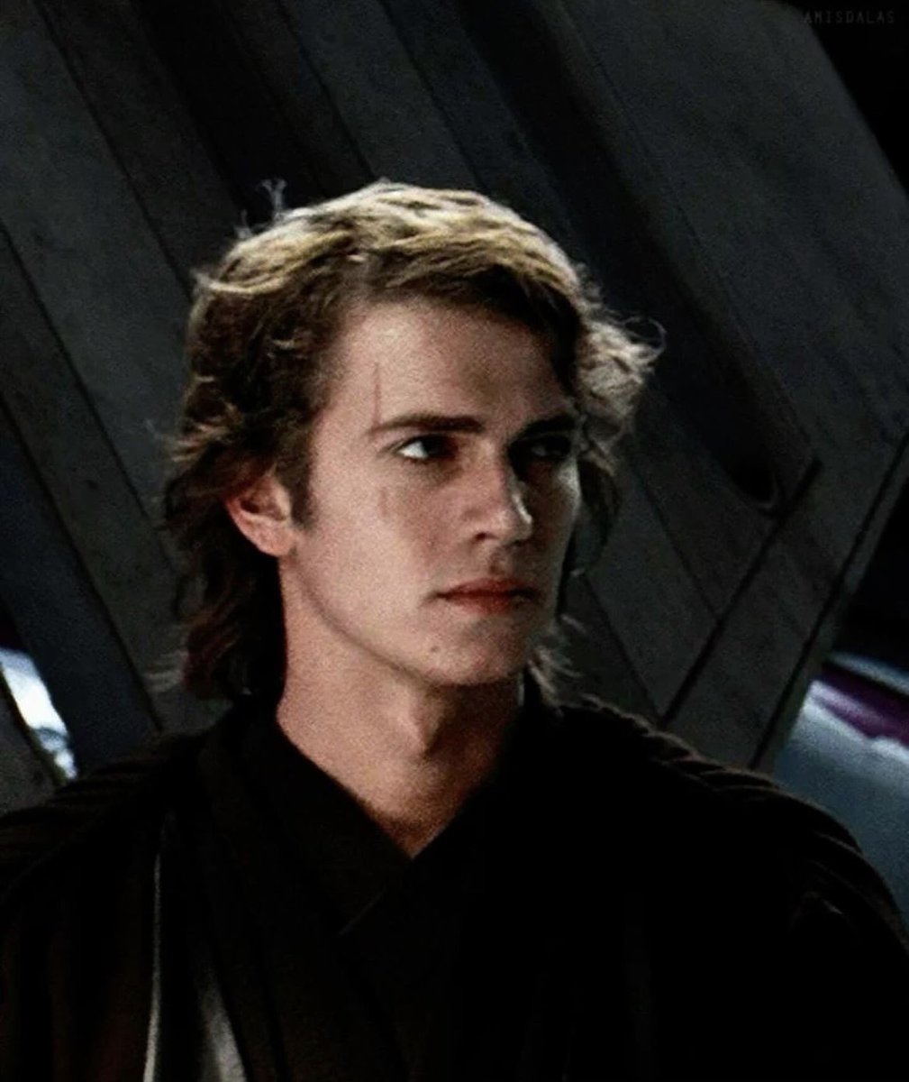 his beauty hurts my eyes.