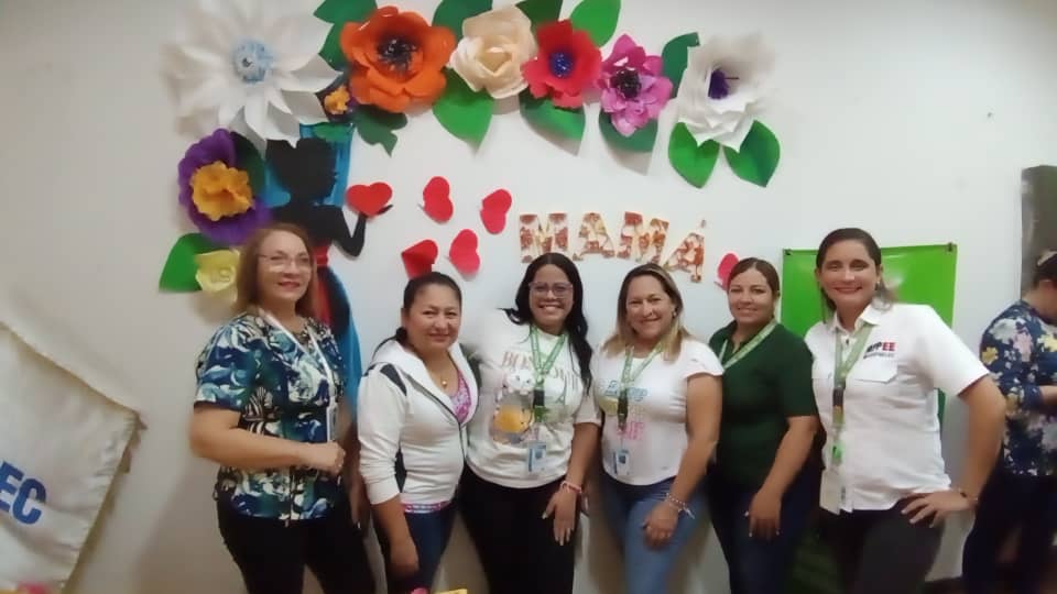 CorpoelecInfo's tweet image. ⚡️ 𝔸𝕡𝕦𝕣𝕖

Con música bailable y un ameno compartir organizado por #Asoelec y Talento Humano, las madres  trabajadoras del sector eléctrico celebraron su día  en el estado Apure.