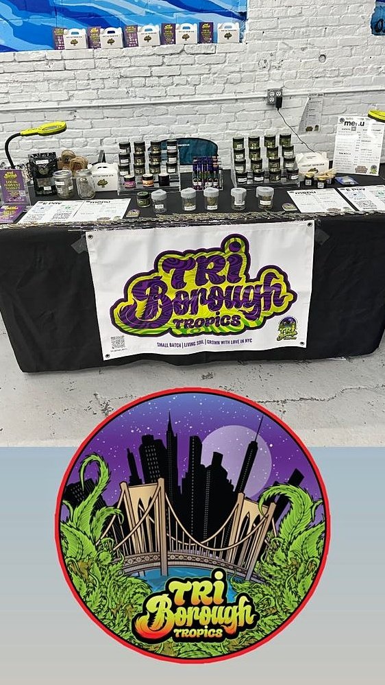 MutationsArtWrk's tweet image. Brand and product labels design for "Tri Borough Tropics" .
by @MutationsArtWrk

instagram.com/the_boroughs_t…
#MutationsArtWork #Design #Cannabis #NYC #NewYork #marijuana #Art