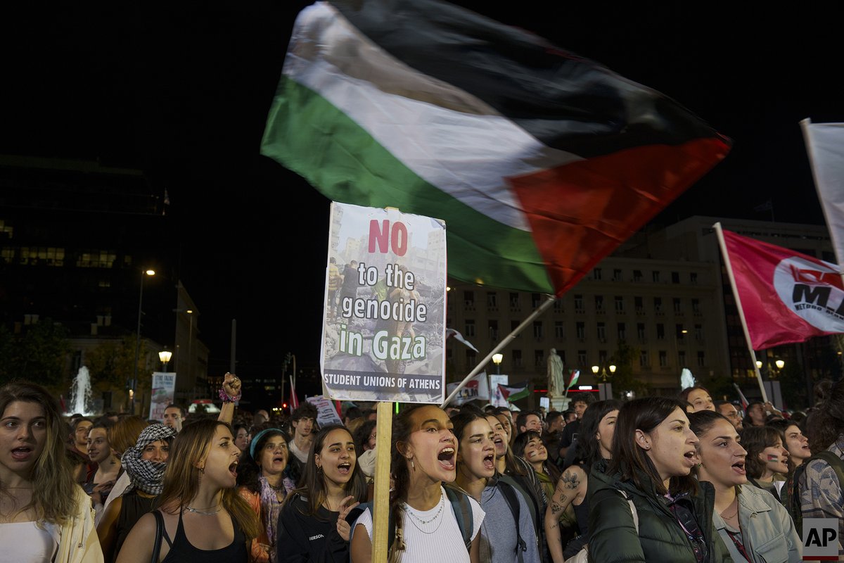 Students take part in a protest outside the rectory of the University of  Athens, in solidarity with  pro-Palestinian campus demonstrations in the United States. 
@apnews <a href="/PGiannakouris/">Petros Giannakouris</a>