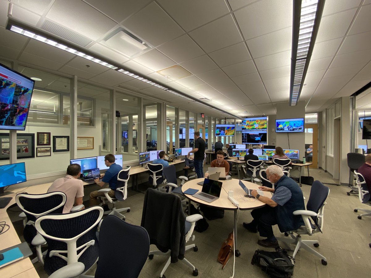 NOAA_HWT's tweet photo. For the first time since 2019, it’s a 3-for-1 special in the HWT spaces this week, with week 2 of the Threats-in-Motion experiment, week 1 of the Satellite Convective Applications experiment, and week 3 of the Spring Forecasting Experiment all ongoing in-person. https://t.co/NJ0YVUl7eF