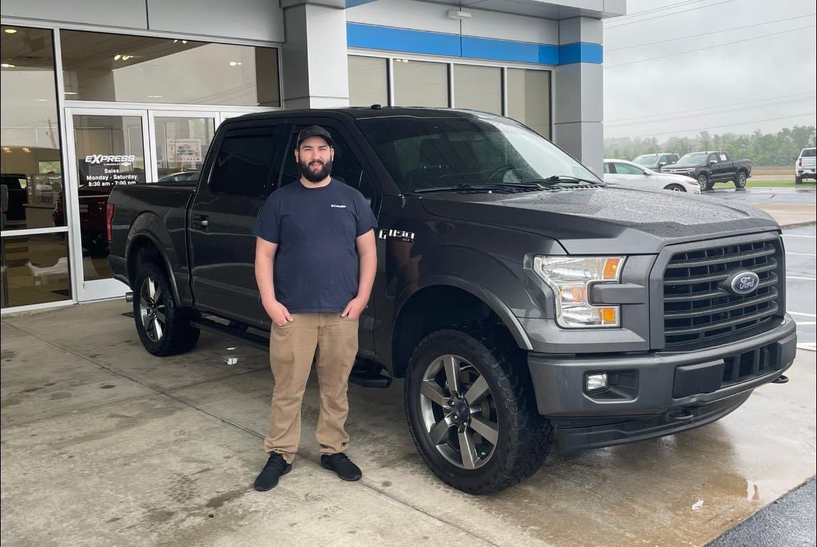 EXPRESS CHEVROLET SELLS FORDS!!

Brandon Davis is driving home today to West Memphis, Arkansas in his incredible preowned 2017 Ford F-150!

WELCOME TO THE EXPRESS FAMILY BRANDON!!

(Salesperson: Cameron Walker)
#ExpressChevroler🇺🇸
#expressyourself 
#HometownDealer