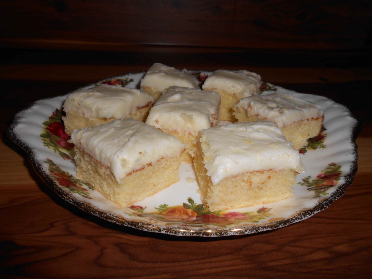 WendyLovesJesus's tweet photo. Happy #WorldBakingDay! It's that day of the year when I'm obligated to share photos of my favourite baked goods so that we can all collectively spend the day disappointed that we aren't eating 'em. 😄🎂🥮🍰🧁🍮🍪☕

#LemonBrownies
#CherryChews
#SaltedCaramelButterBars
#Brownies https://t.co/sbdDQmlhcW