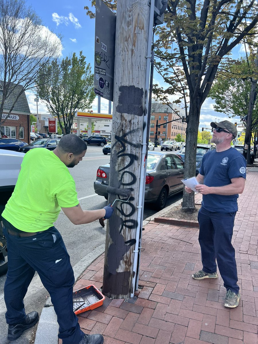 JohnGPVD's tweet photo. Had a great time working alongside the Department of Public Works and Public Property to clean up graffiti in our beautiful city! A huge thank you to the team for their hard work and dedication to making our neighborhoods shine! 🏙️💪 #CommunityFirst #GraffitiCleanup https://t.co/BYcoc4pL3B