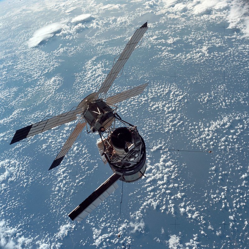 'High Above The Blue' - Skylab was the first space station launched and operated by NASA. Its launch on May 14, 1973 was also the final flight of the mighty Saturn V rocket. contactlight.de