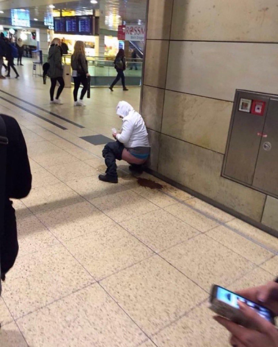 herr knax tweet media