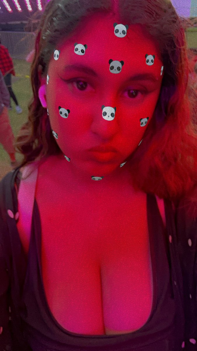 WRATHIANSLUT's tweet photo. //happy #adminmonday I took these yesterday at the carnival I survived the nausea ๐ฉ๐ฉ https://t.co/1m7UD8Wk8N