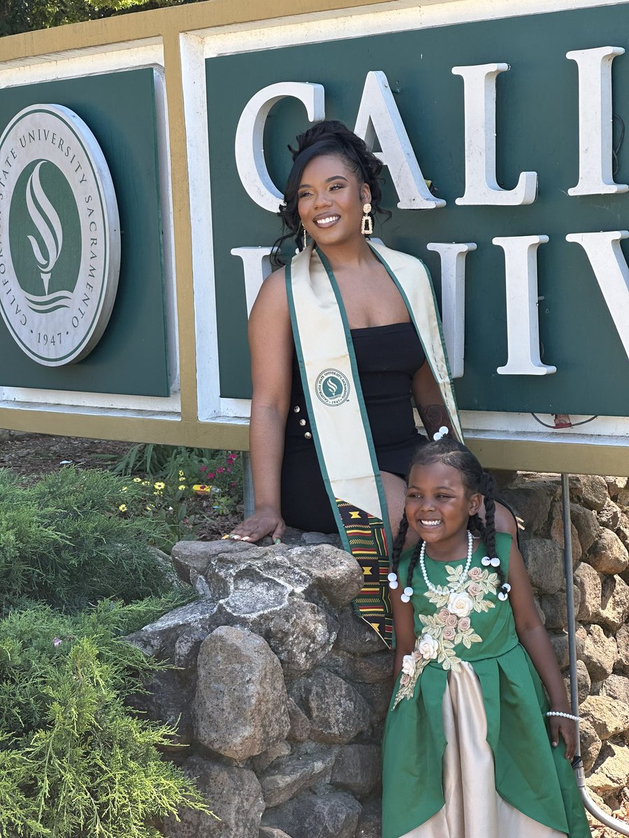 meyah2x_'s tweet photo. I graduate this week &amp; my lil person is the reason behind it all 🥰🪬 https://t.co/zi8T0Y8MrM
