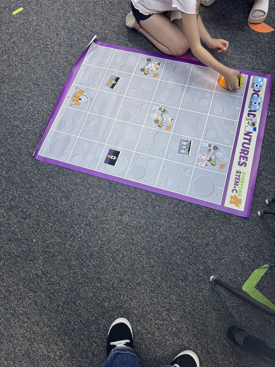 MrsZimpfer's tweet photo. 1st grade is programming with the story time stem packs thanks to @IowaSTEM  scale up grant! https://t.co/OwUM9adKZh