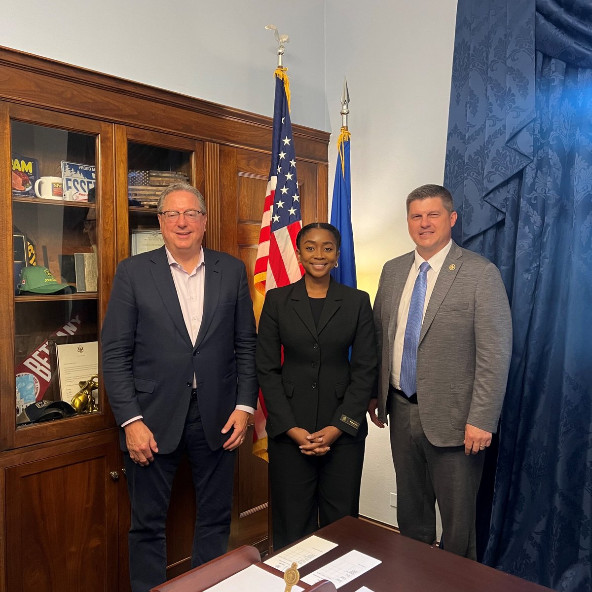 Great to meet with Lester Bagley and Ronika Carter to discuss all things @Vikings and ways we can ensure fan safety for the upcoming season. #Skol